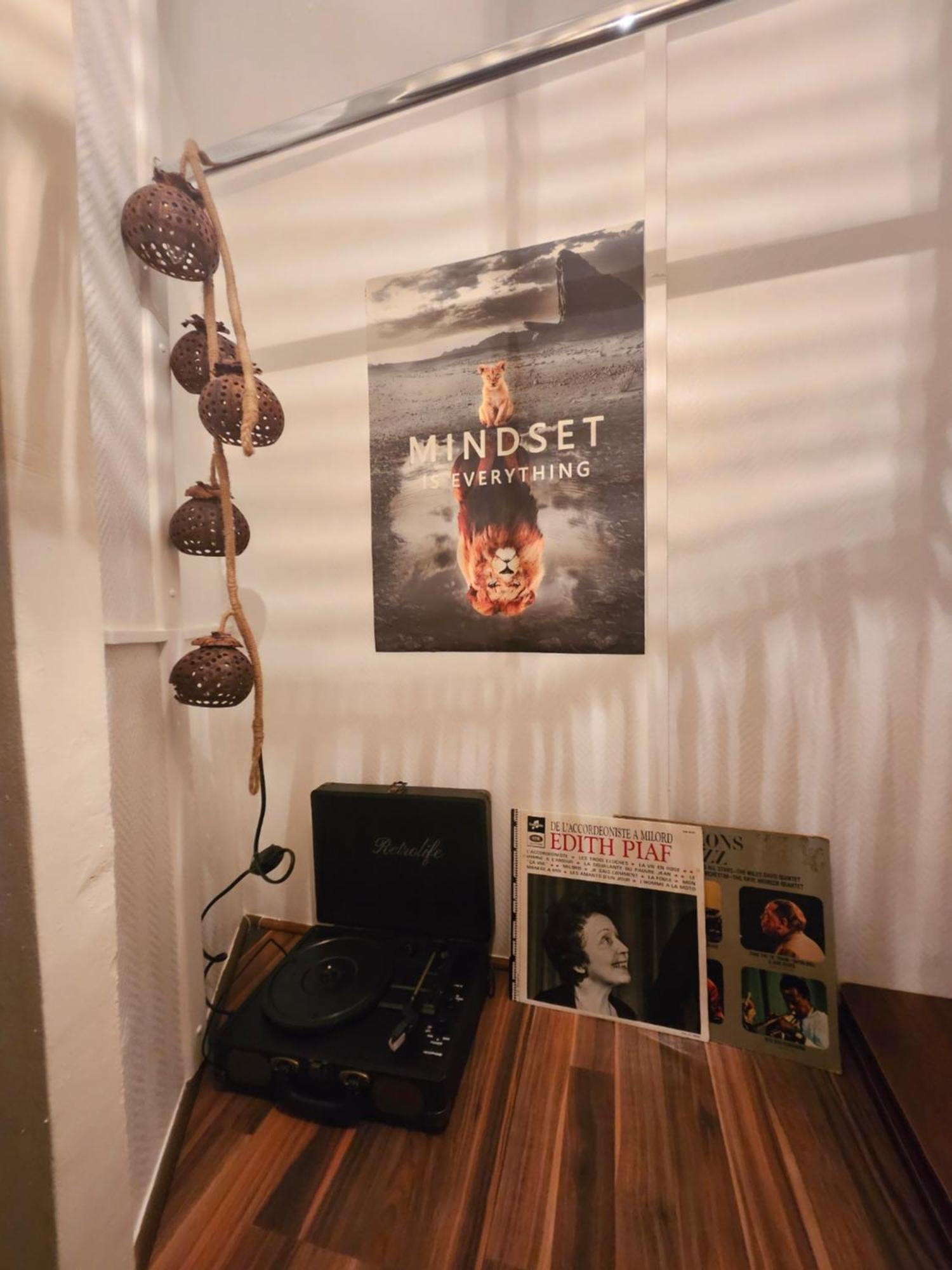 "Studio Cinema" Осер Экстерьер фото